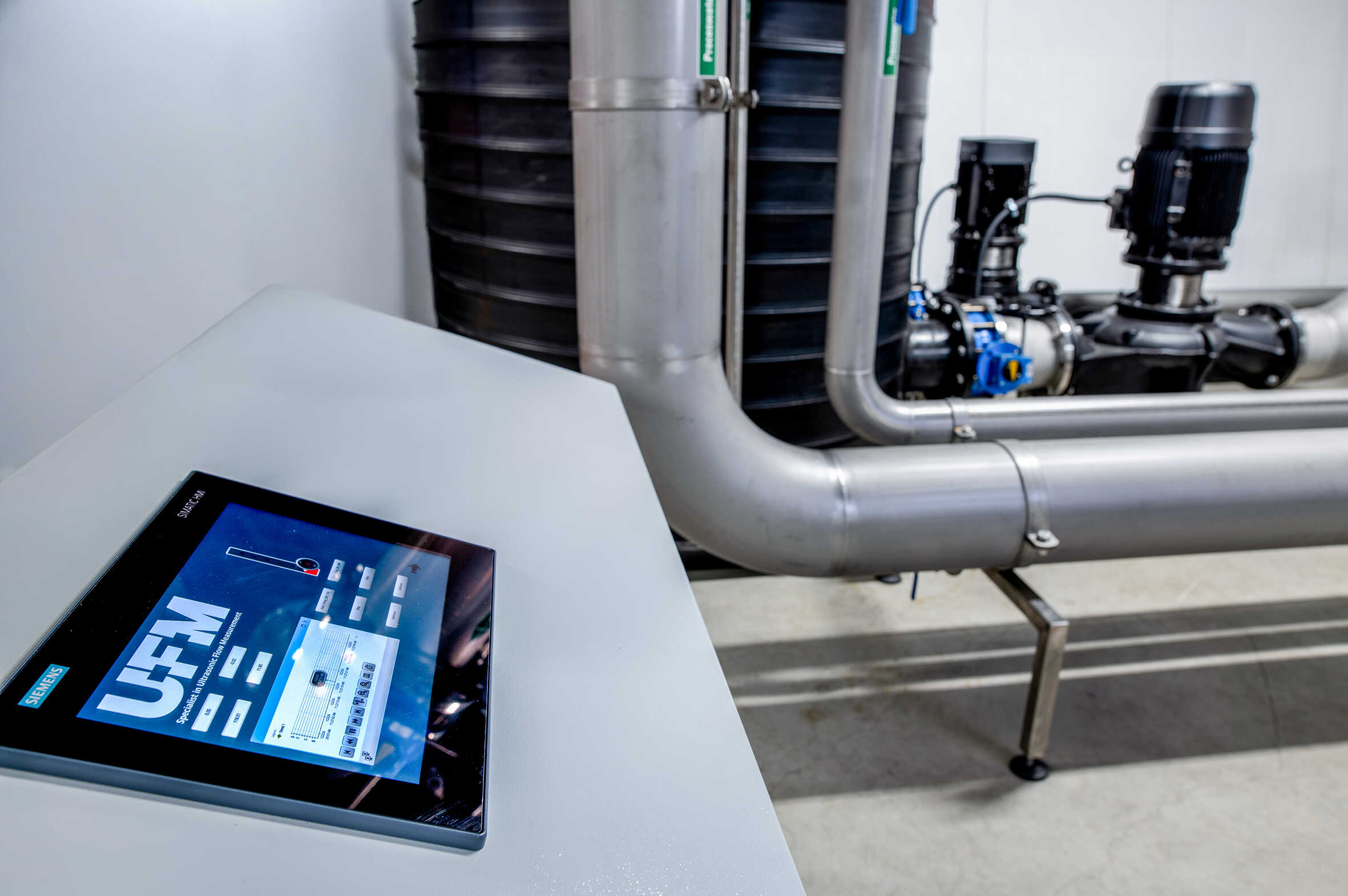 Calibration ultrasonic flowmeters - rig - U-F-M b.v. - Argon 3 Calibration rig in the U-F-M service workshop in Oud Gastel
